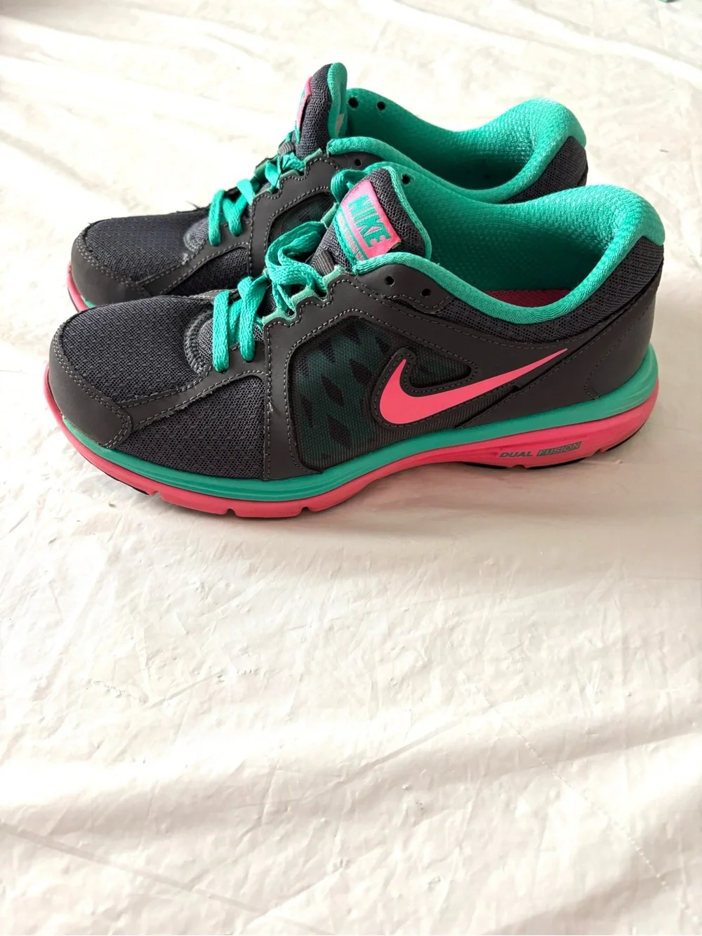 NWOT Nike Turquoise Pink Dual Fusion Run 3 Fitsole SZ 7.5